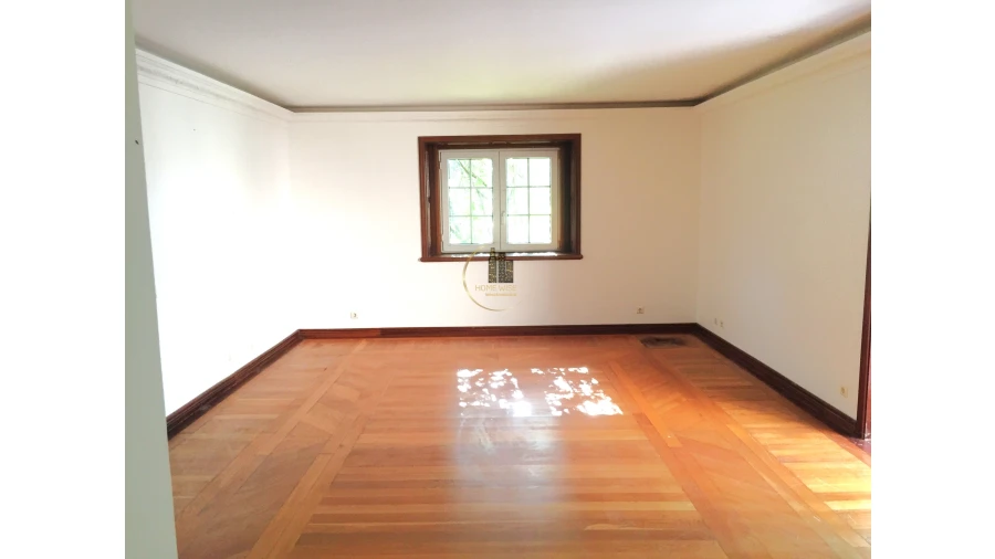 Moradia T5 para Venda em Agualva e Mira-Sintra Foto 14