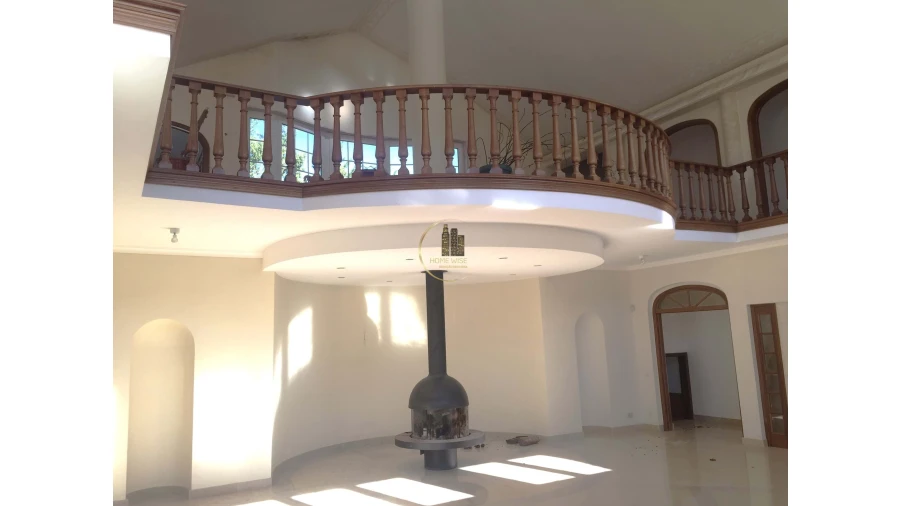 Moradia T5 para Venda em Agualva e Mira-Sintra Foto 7