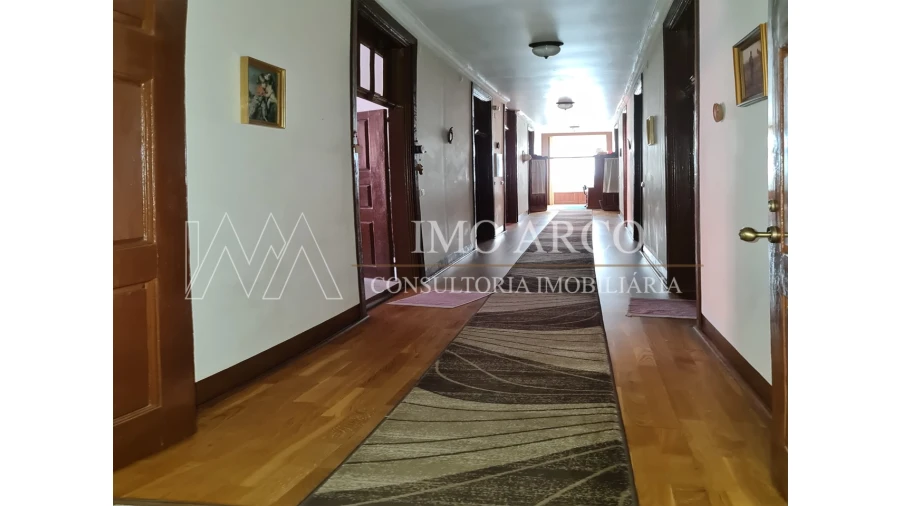 Moradia T6 para Venda em Arco de Baúlhe e Vila Nune Foto 8