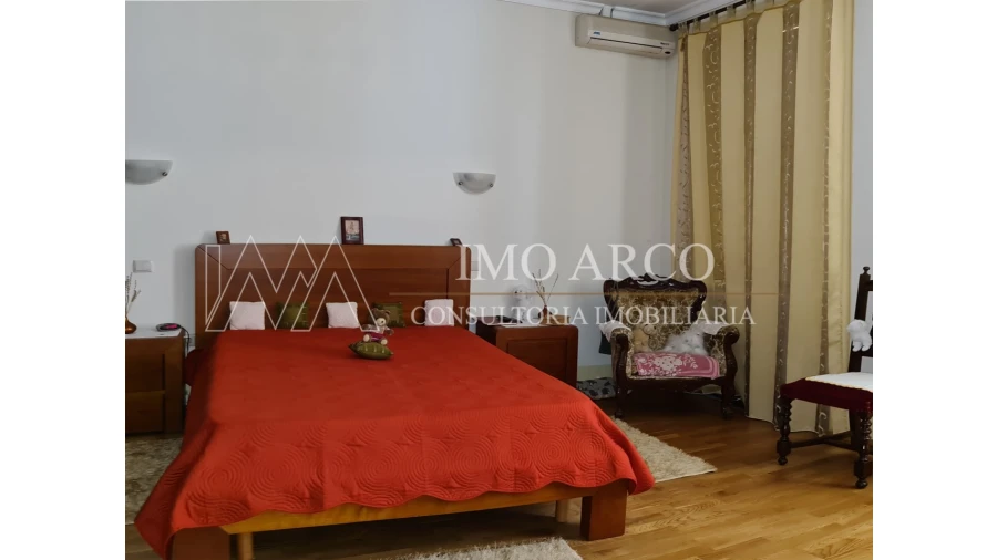 Moradia T6 para Venda em Arco de Baúlhe e Vila Nune Foto 9