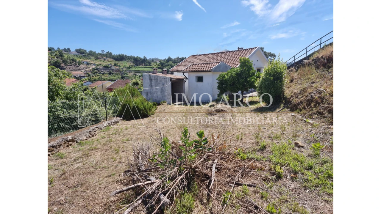 Moradia T2 para Venda em Arco de Baúlhe e Vila Nune Foto 3