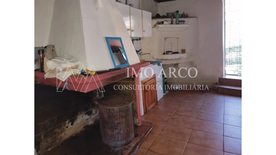 Moradia T2 para Venda em Arco de Baúlhe e Vila Nune Foto 5