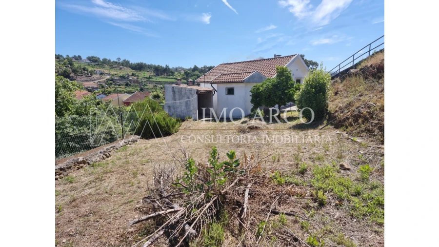 Moradia T2 para Venda em Arco de Baúlhe e Vila Nune Foto 3