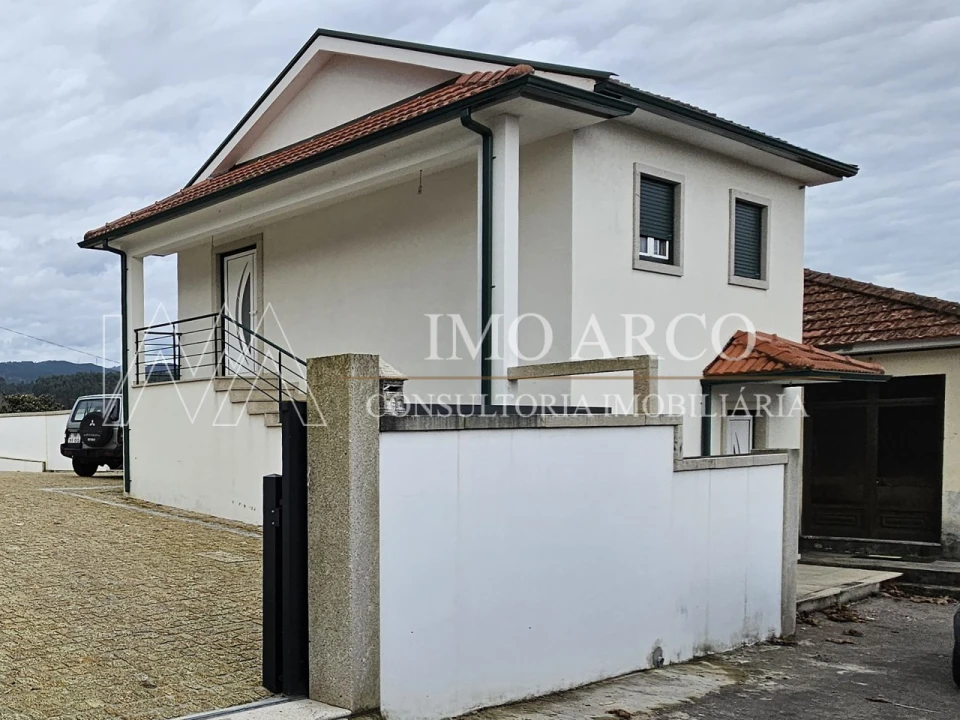 Moradia T2 para Venda em Refojos de Basto, Outeiro e Painzela Foto 1