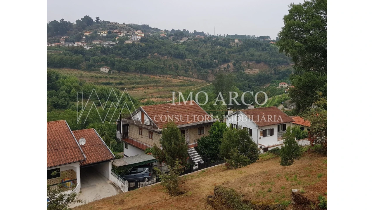 Moradia T7 para Venda em Arco de Baúlhe e Vila Nune Foto 14