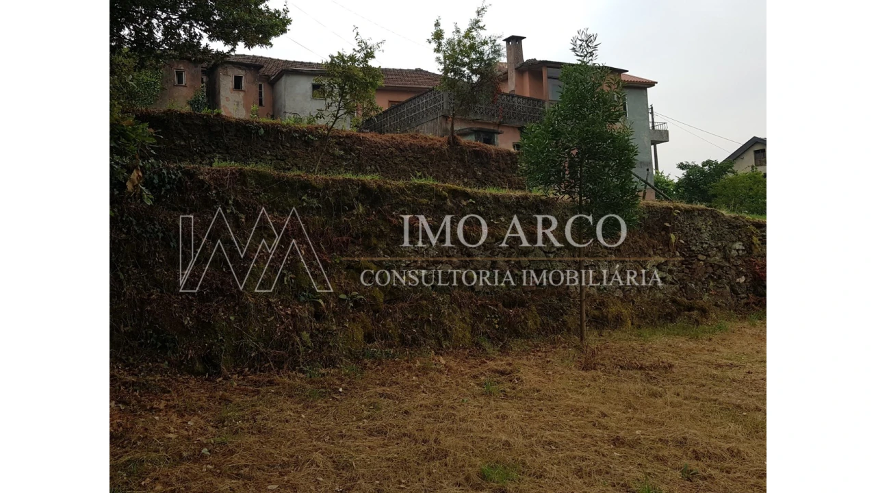 Moradia T7 para Venda em Arco de Baúlhe e Vila Nune Foto 12