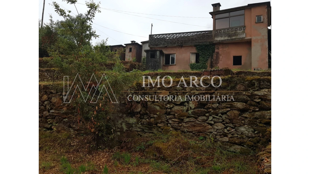 Moradia T7 para Venda em Arco de Baúlhe e Vila Nune Foto 9