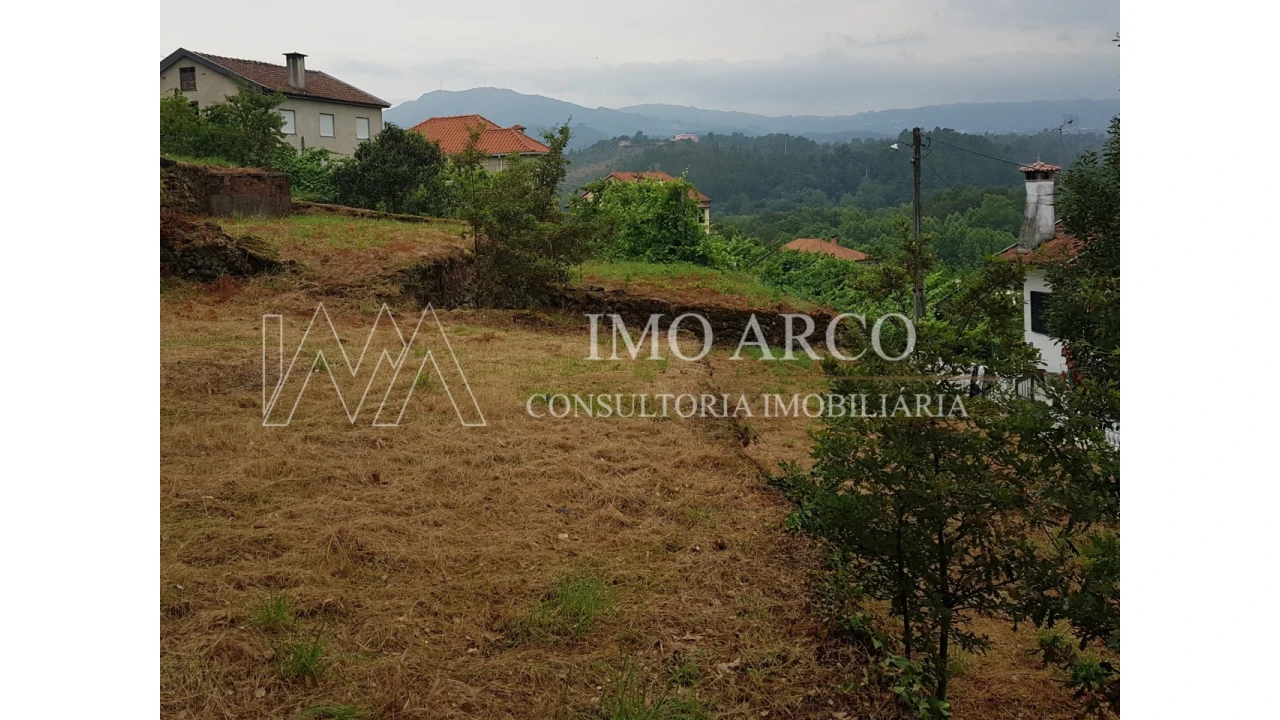 Moradia T7 para Venda em Arco de Baúlhe e Vila Nune Foto 19