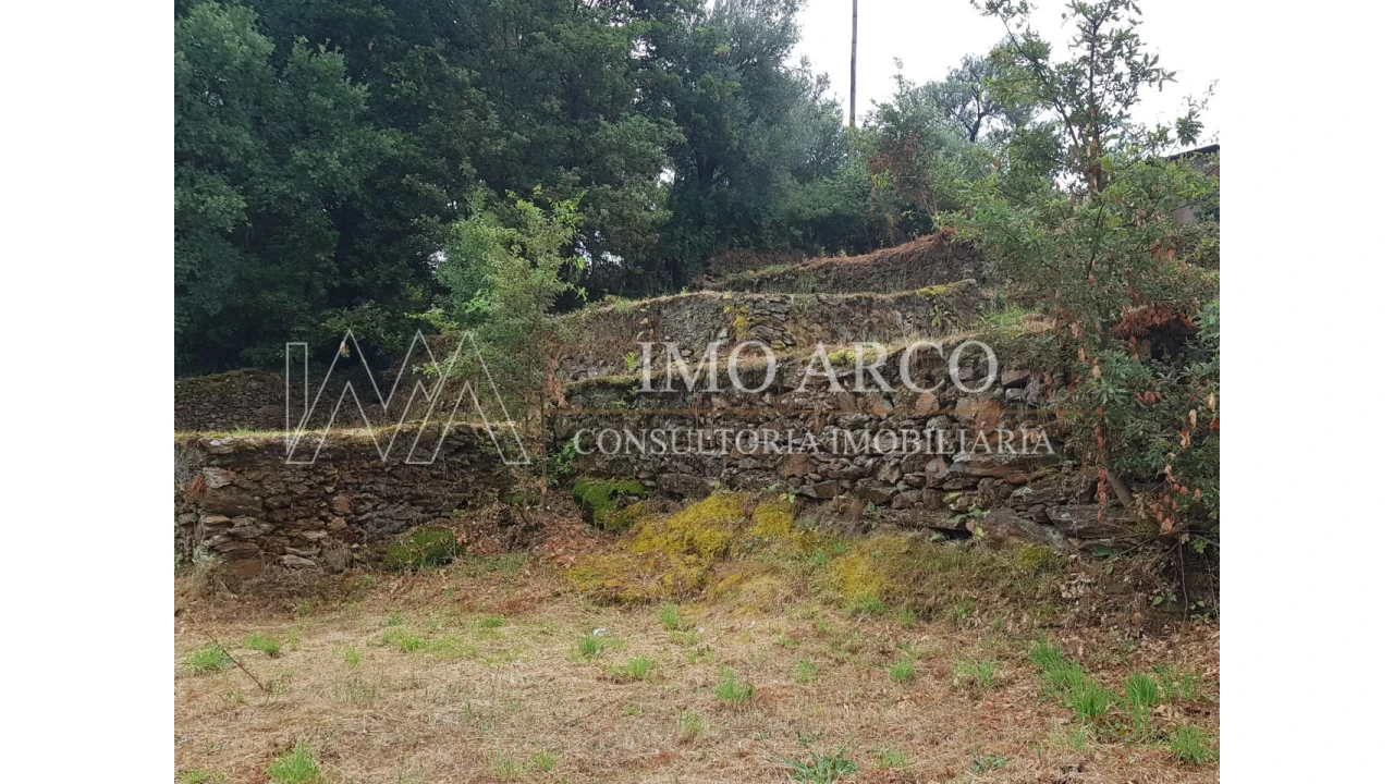 Moradia T7 para Venda em Arco de Baúlhe e Vila Nune Foto 18