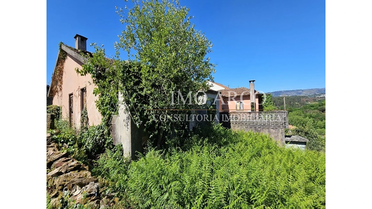 Moradia T7 para Venda em Arco de Baúlhe e Vila Nune Foto 5