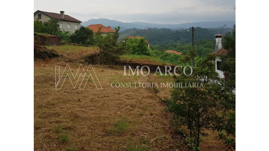 Moradia T7 para Venda em Arco de Baúlhe e Vila Nune Foto 19