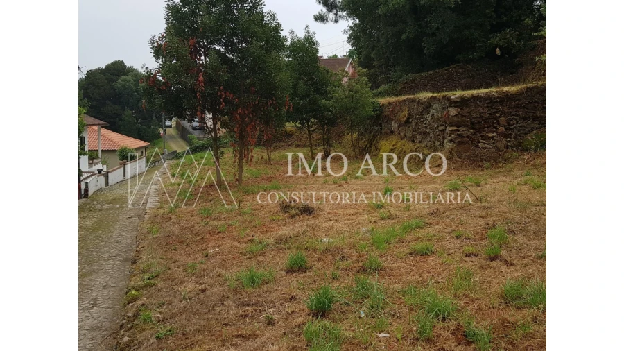 Moradia T7 para Venda em Arco de Baúlhe e Vila Nune Foto 8