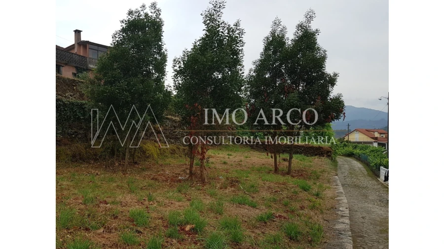 Moradia T7 para Venda em Arco de Baúlhe e Vila Nune Foto 11