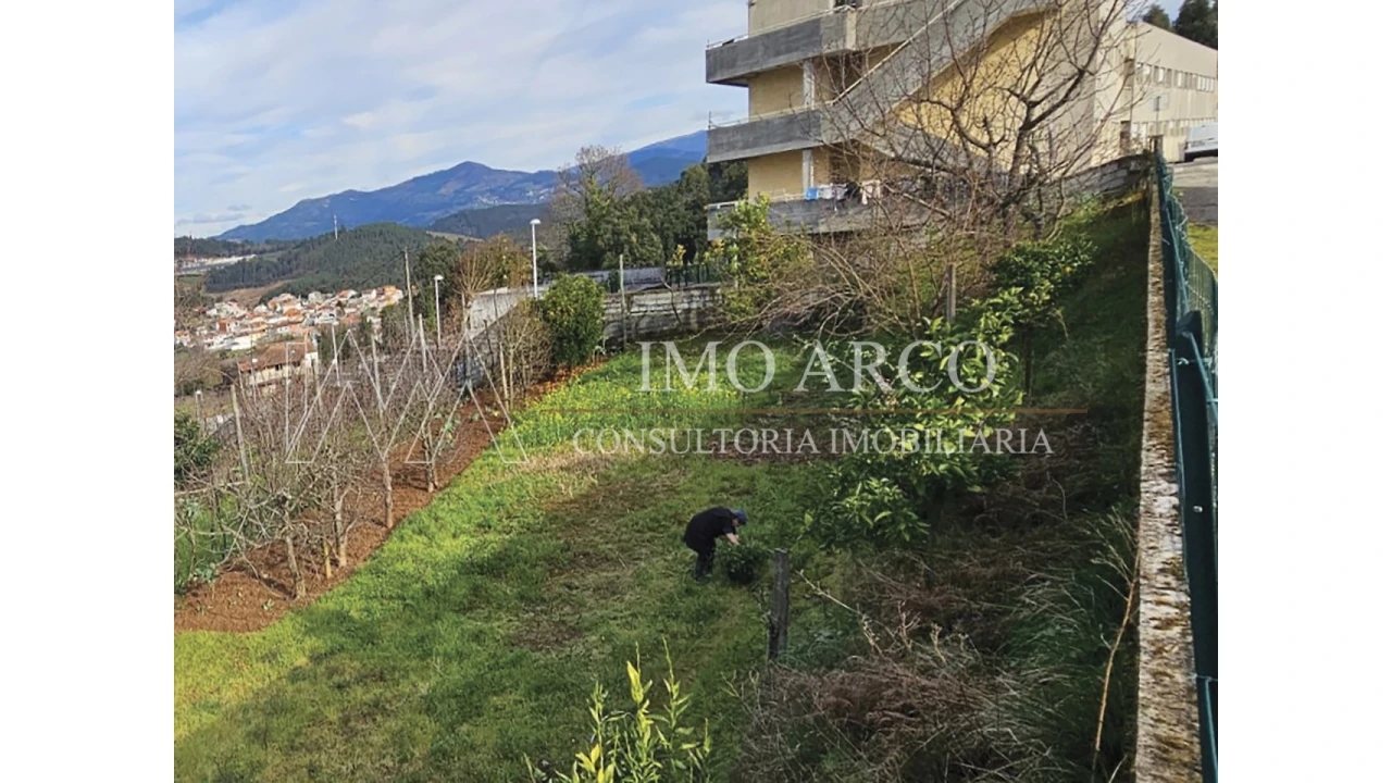 Terreno para Venda em Arco de Baúlhe e Vila Nune Foto 8