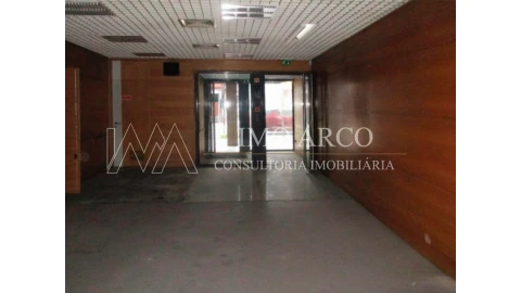 Loja para Venda em Paços de Ferreira