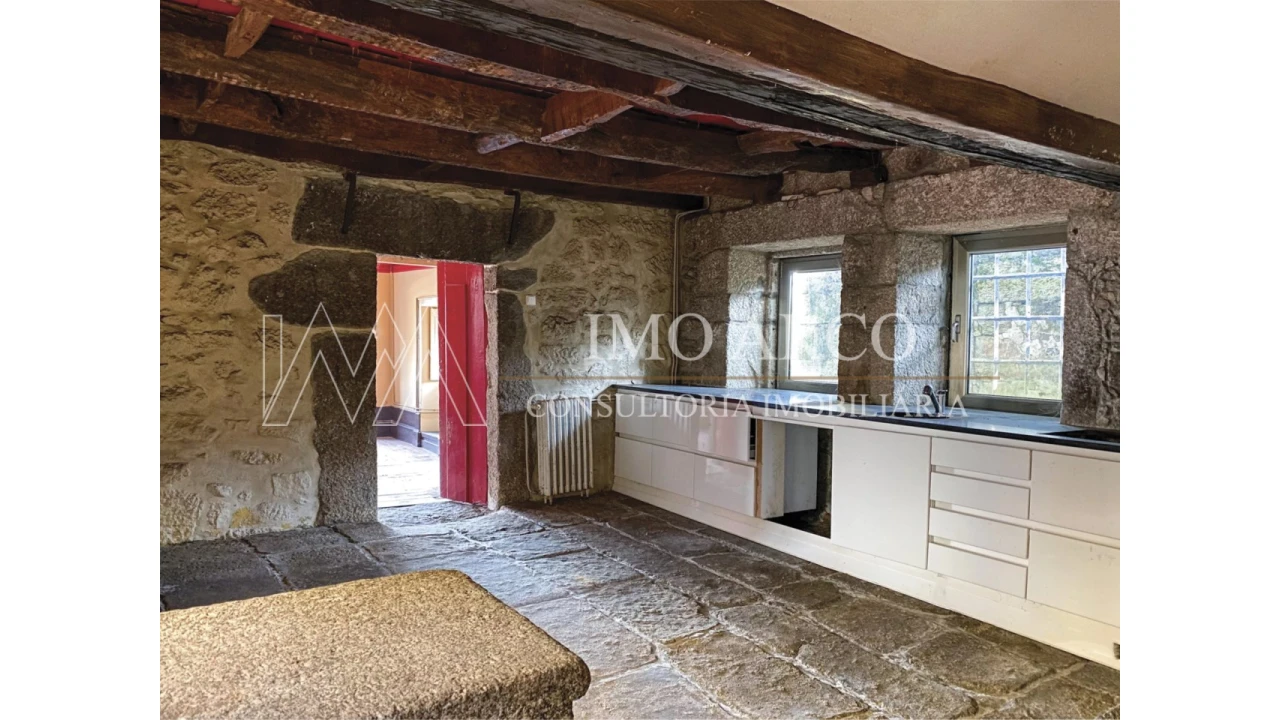 Moradia T5 para Venda em São Tomé de Negrelos Foto 3