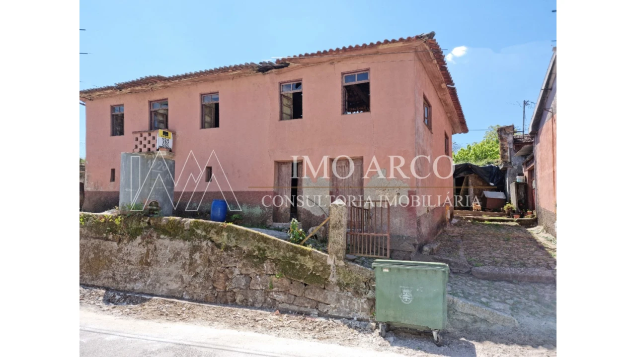 Moradia T4 para Venda em Arco de Baúlhe e Vila Nune Foto 3