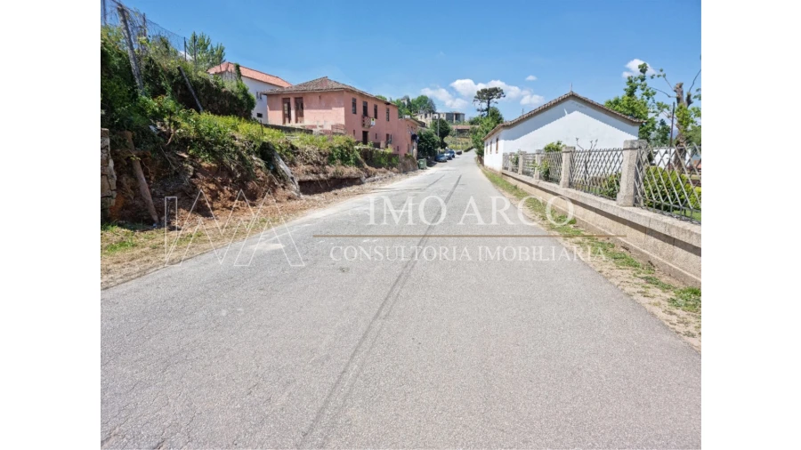 Moradia T4 para Venda em Arco de Baúlhe e Vila Nune Foto 6