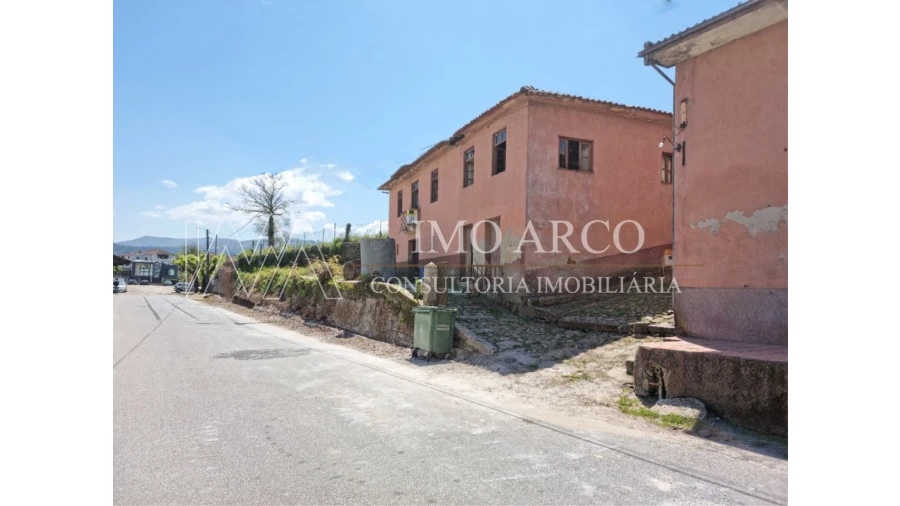 Moradia T4 para Venda em Arco de Baúlhe e Vila Nune Foto 8