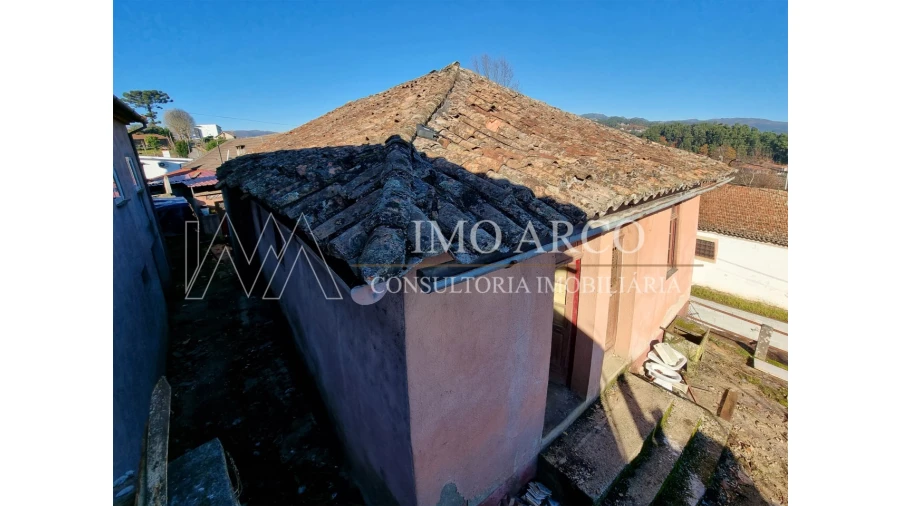 Moradia T4 para Venda em Arco de Baúlhe e Vila Nune Foto 11