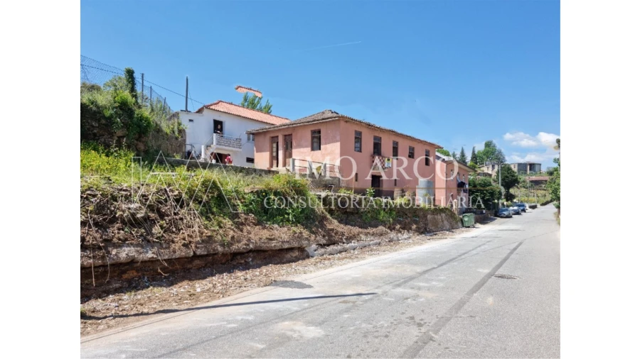 Moradia T4 para Venda em Arco de Baúlhe e Vila Nune Foto 2