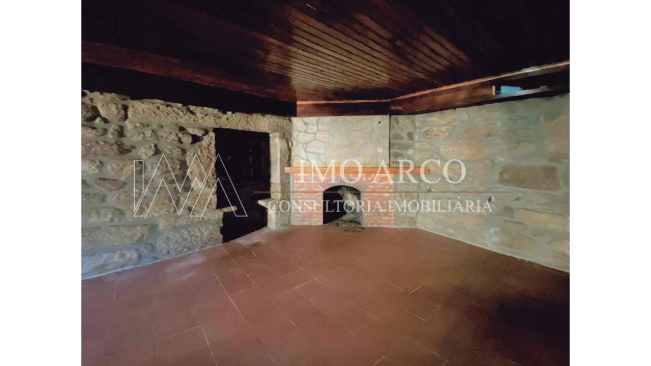 Moradia T5 para Venda em Telões Foto 3