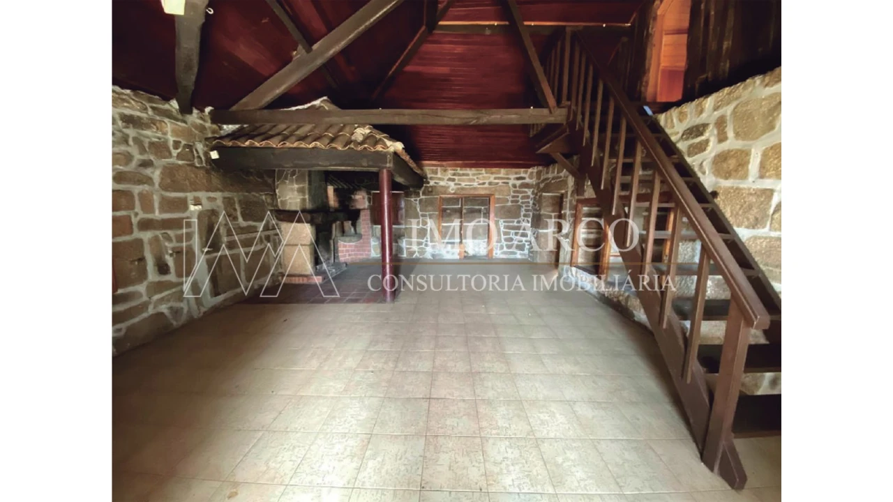 Moradia T5 para Venda em Telões Foto 1