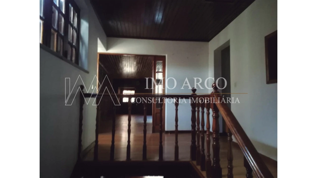 Moradia T5 para Venda em Telões Foto 4