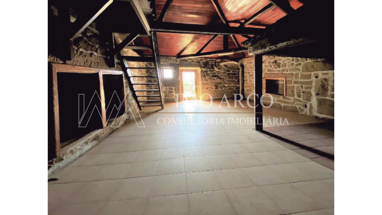 Moradia T5 para Venda em Telões Foto 7