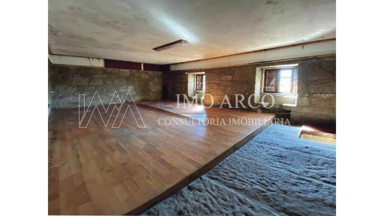 Moradia T5 para Venda em Telões Foto 9