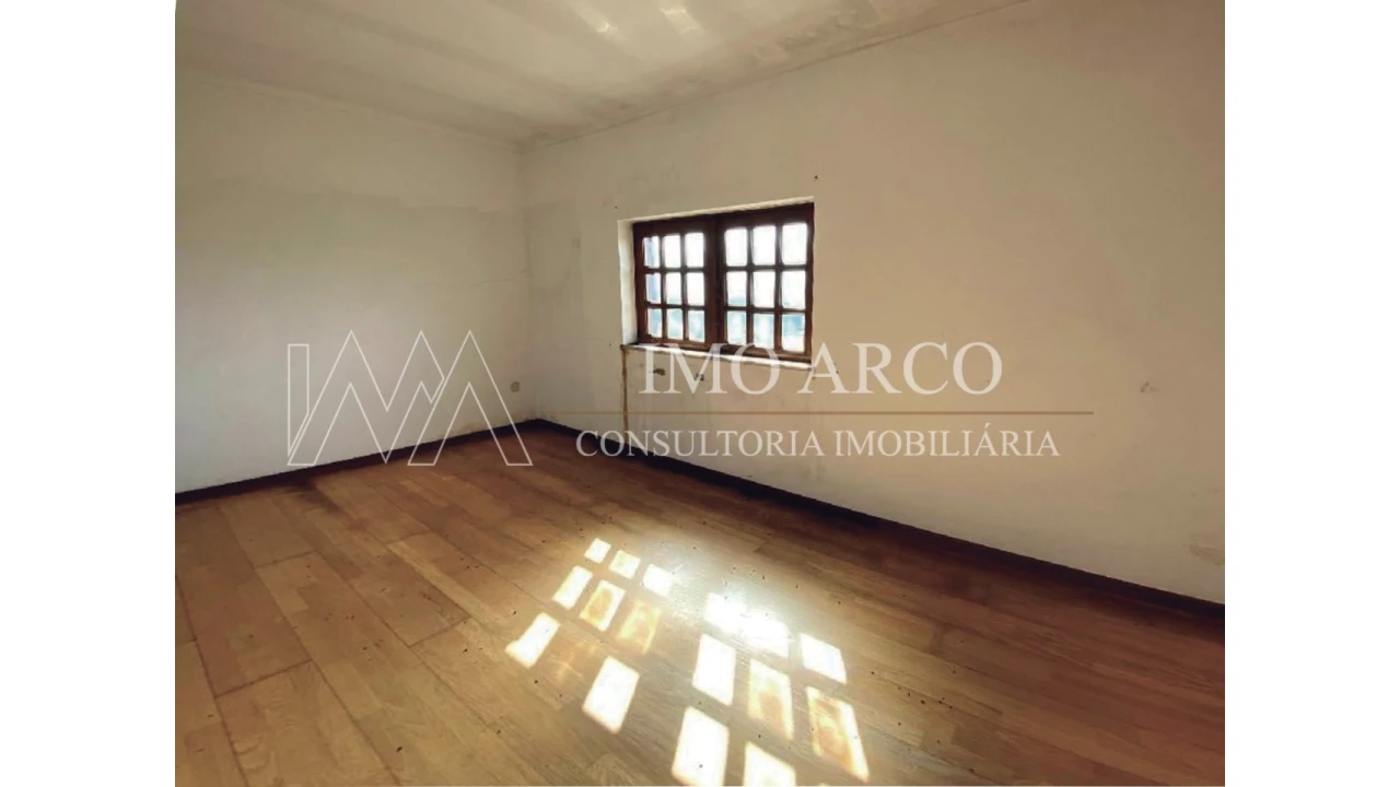 Moradia T5 para Venda em Telões Foto 10