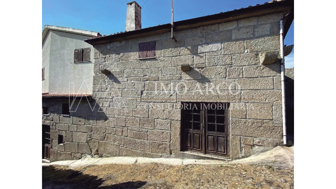 Moradia T5 para Venda em Telões Foto 13