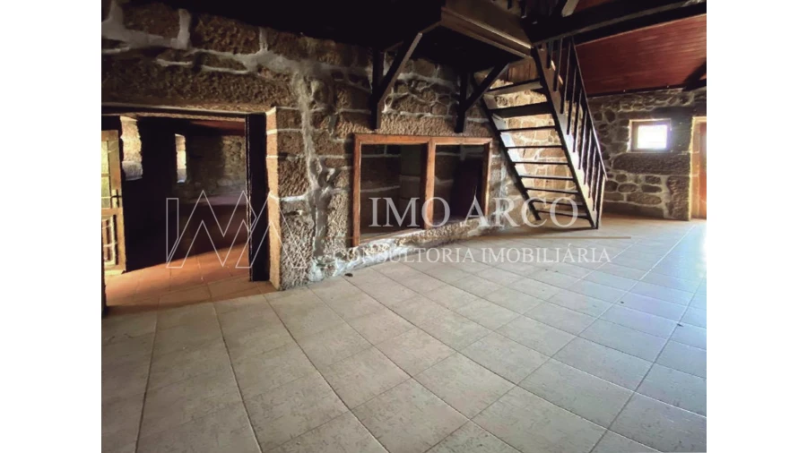 Moradia T5 para Venda em Telões Foto 6