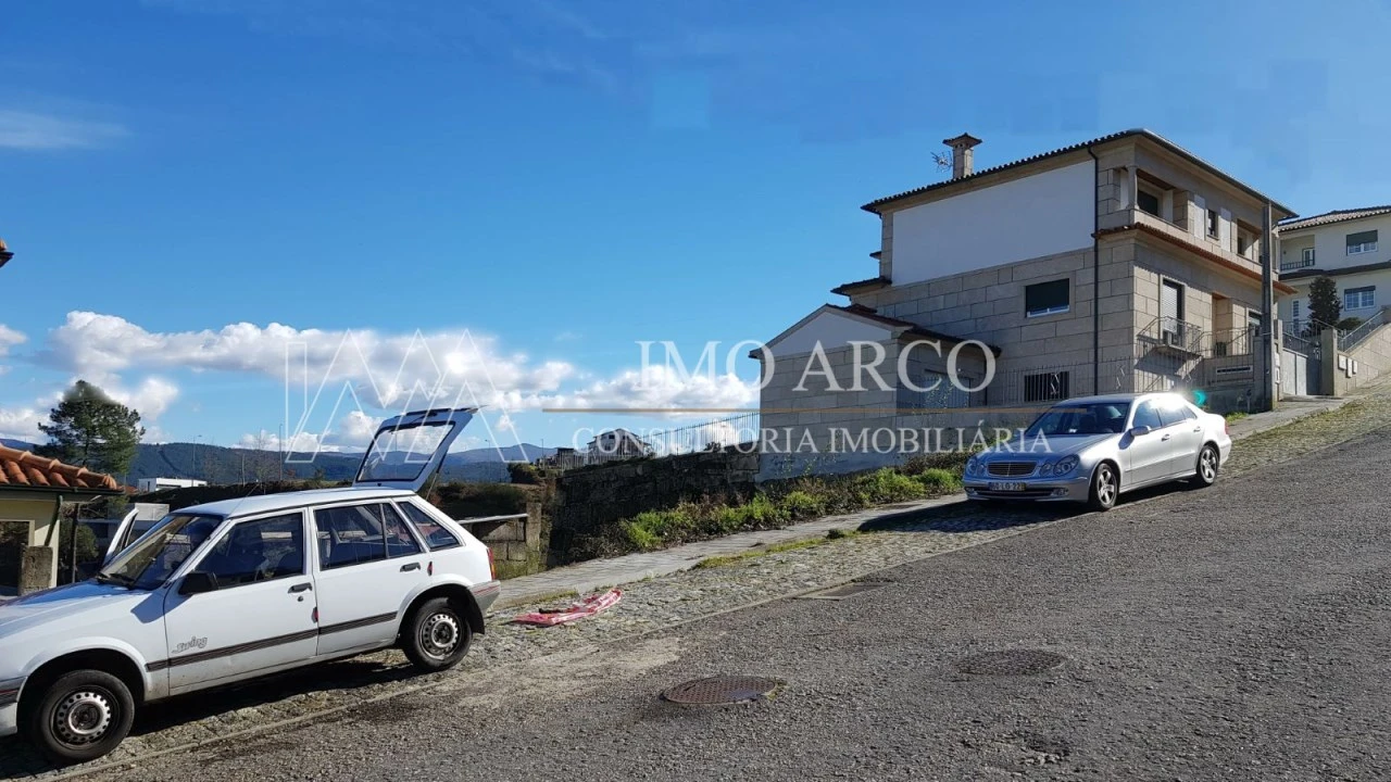 Terreno para Venda em Britelo, Gémeos e Ourilhe Foto 1