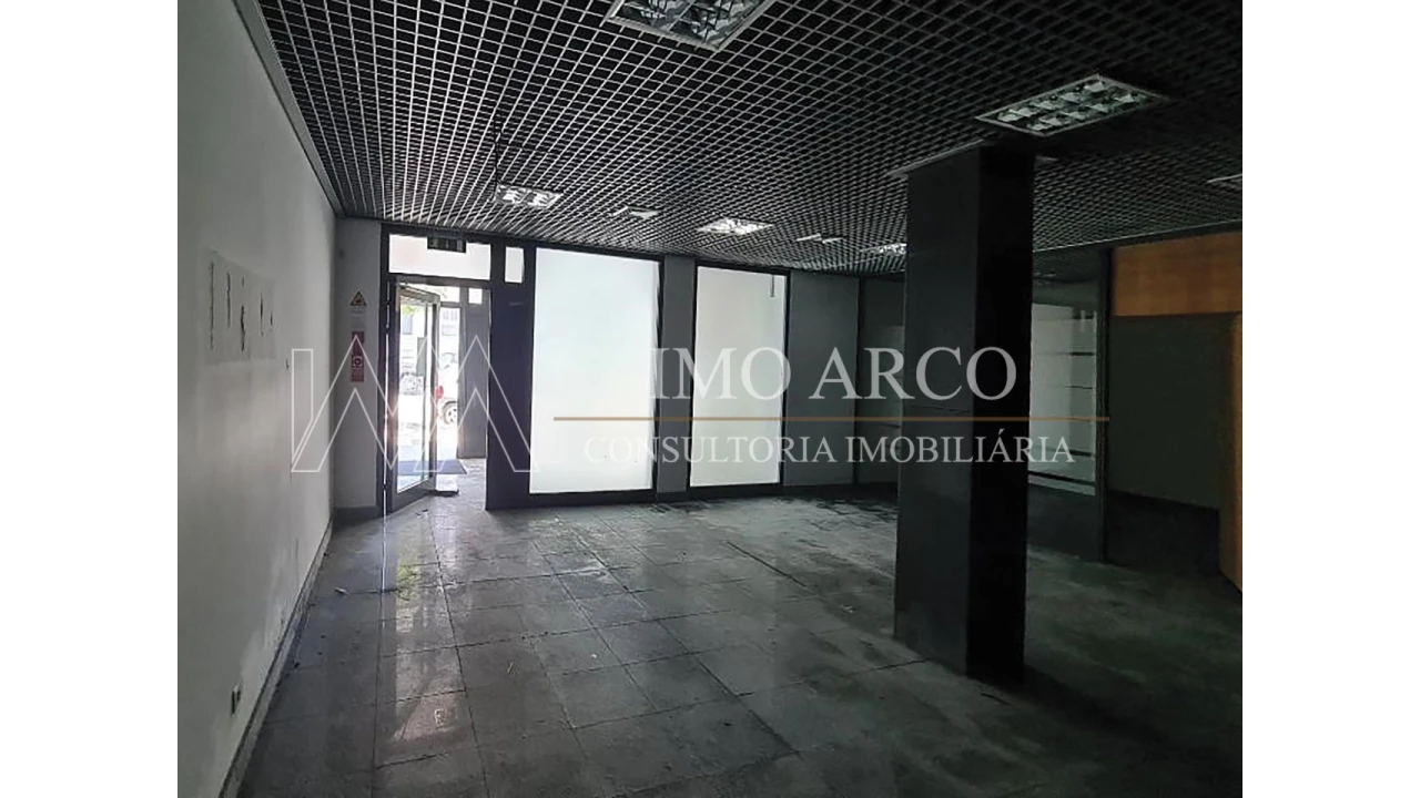 Loja para Venda em Bornes de Aguiar Foto 4