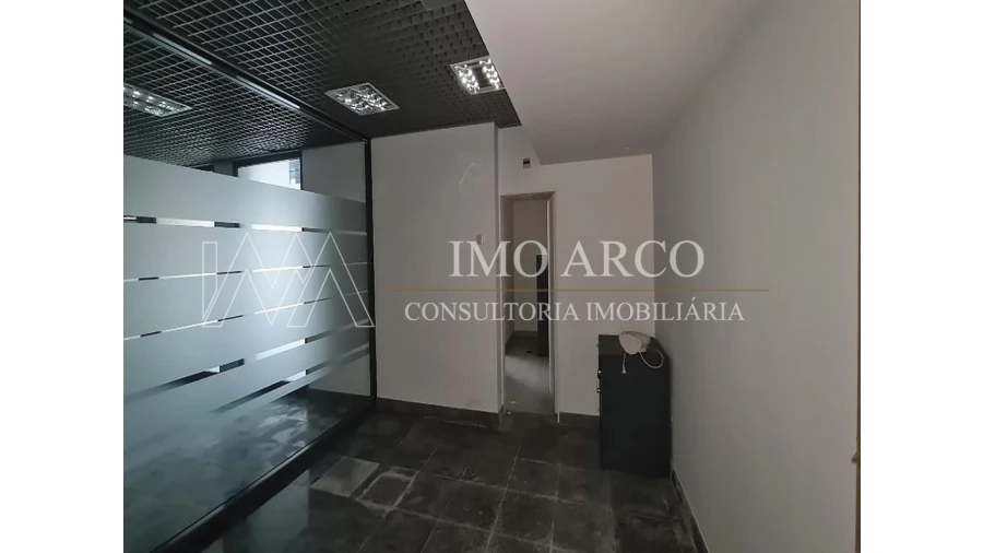 Loja para Venda em Bornes de Aguiar Foto 8