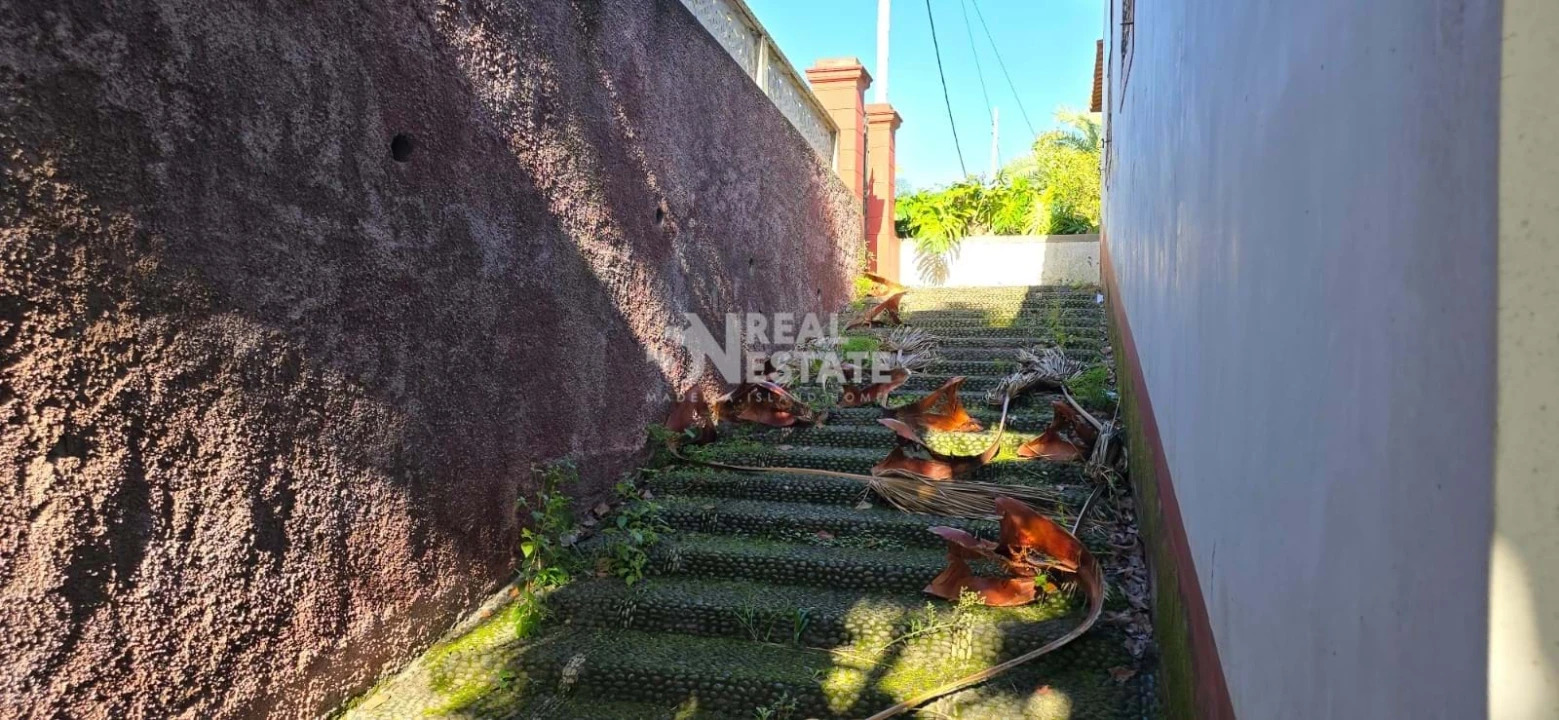 Moradia T4 para Venda em Ponta Delgada Foto 8