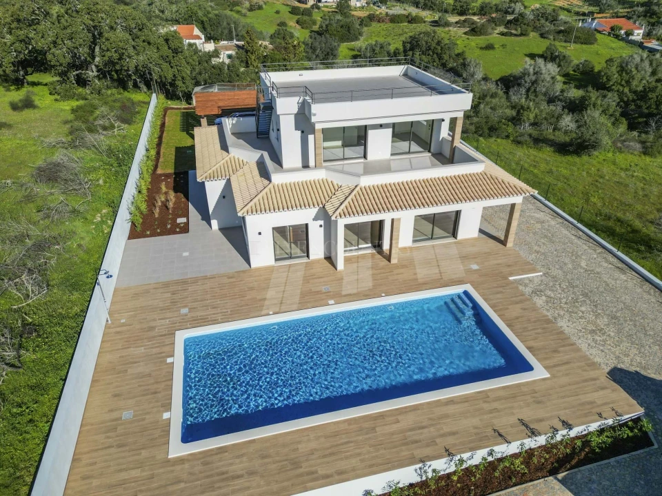 Moradia T4 para Venda em Lagoa e Carvoeiro Foto 1