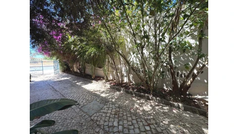 Moradia T8 para Venda em Lagos (São Sebastião e Santa Maria)