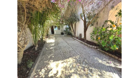 Moradia T8 para Venda em Lagos (São Sebastião e Santa Maria)