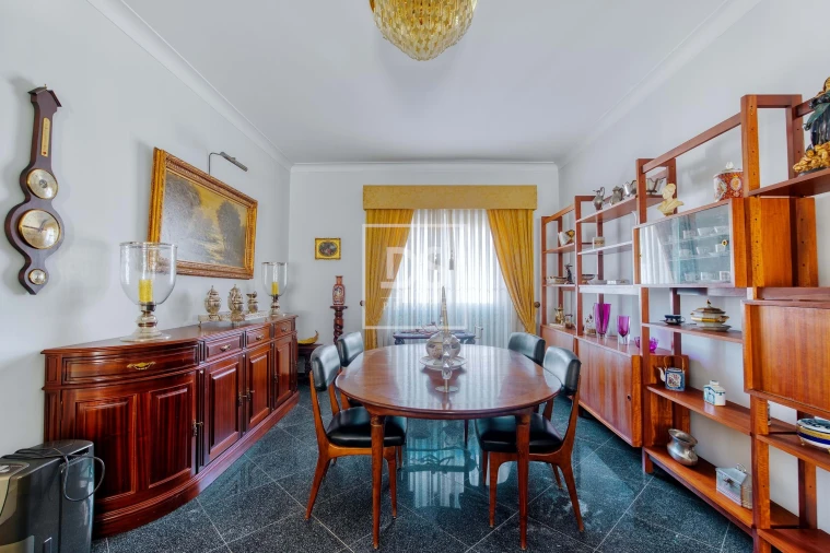 Moradia T5 para Venda em Algueirão-Mem Martins Foto 17