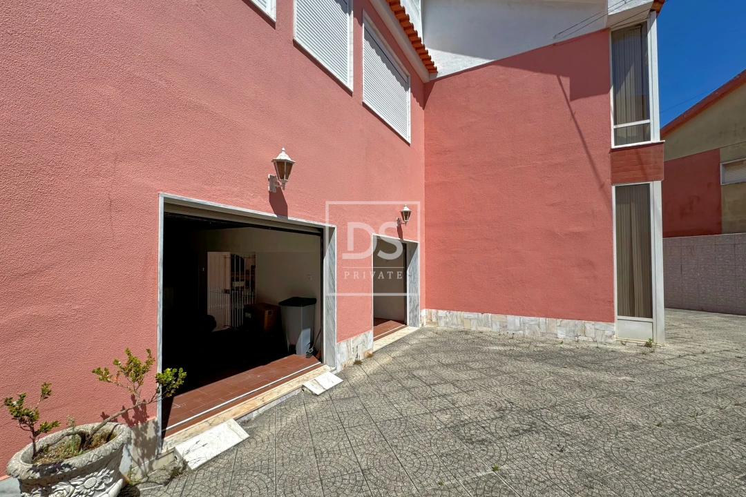 Moradia T5 para Venda em Algueirão-Mem Martins Foto 4