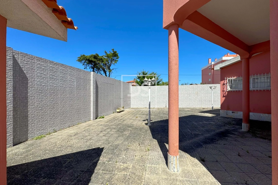 Moradia T5 para Venda em Algueirão-Mem Martins Foto 60