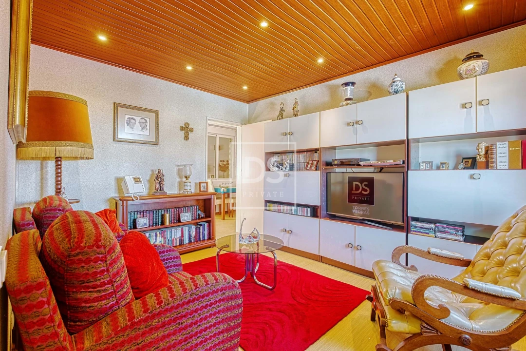 Moradia T5 para Venda em Algueirão-Mem Martins Foto 1