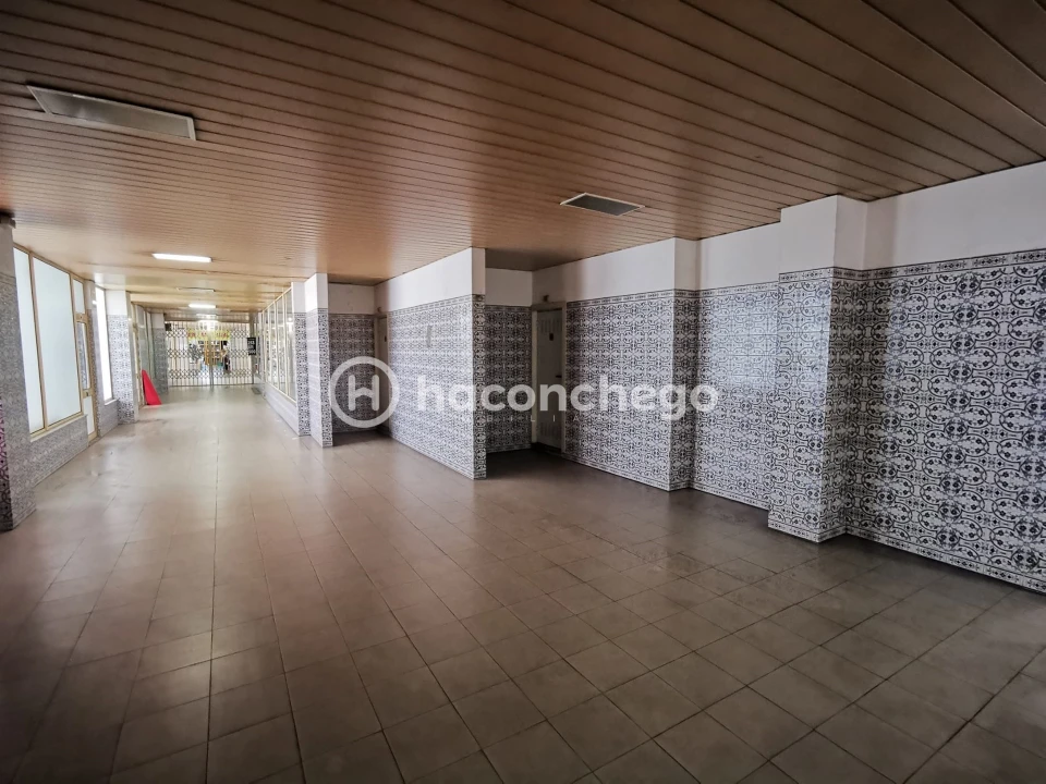 Loja para Venda em Arcozelo Foto 6