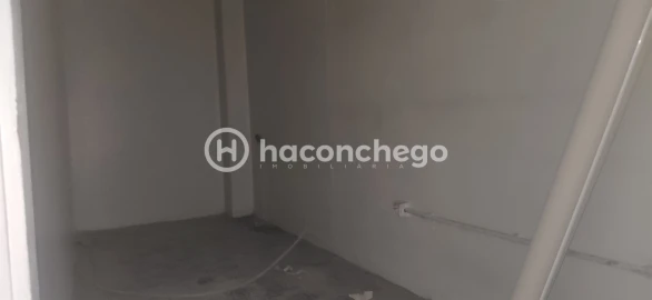Loja para Venda em Arcozelo