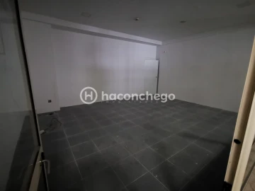 Loja para Venda em Arcozelo