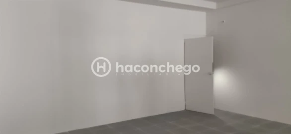 Loja para Venda em Arcozelo