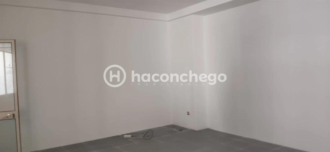 Loja para Venda em Arcozelo Foto 21