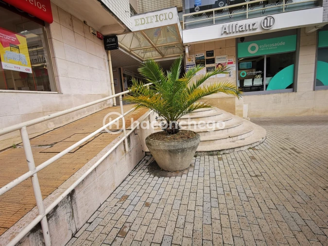 Loja para Venda em Arcozelo Foto 16